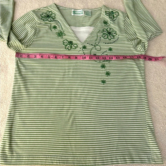 Shenanigans 6 Green & White top w/Embroidery & Sequins below a white V-neck - Picture 10 of 12